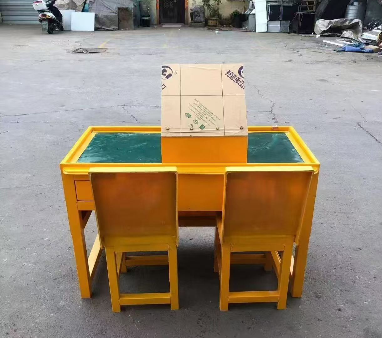 宜兴防静电导通桌井下煤矿火工品发放桌：危险品流转的安全守护者